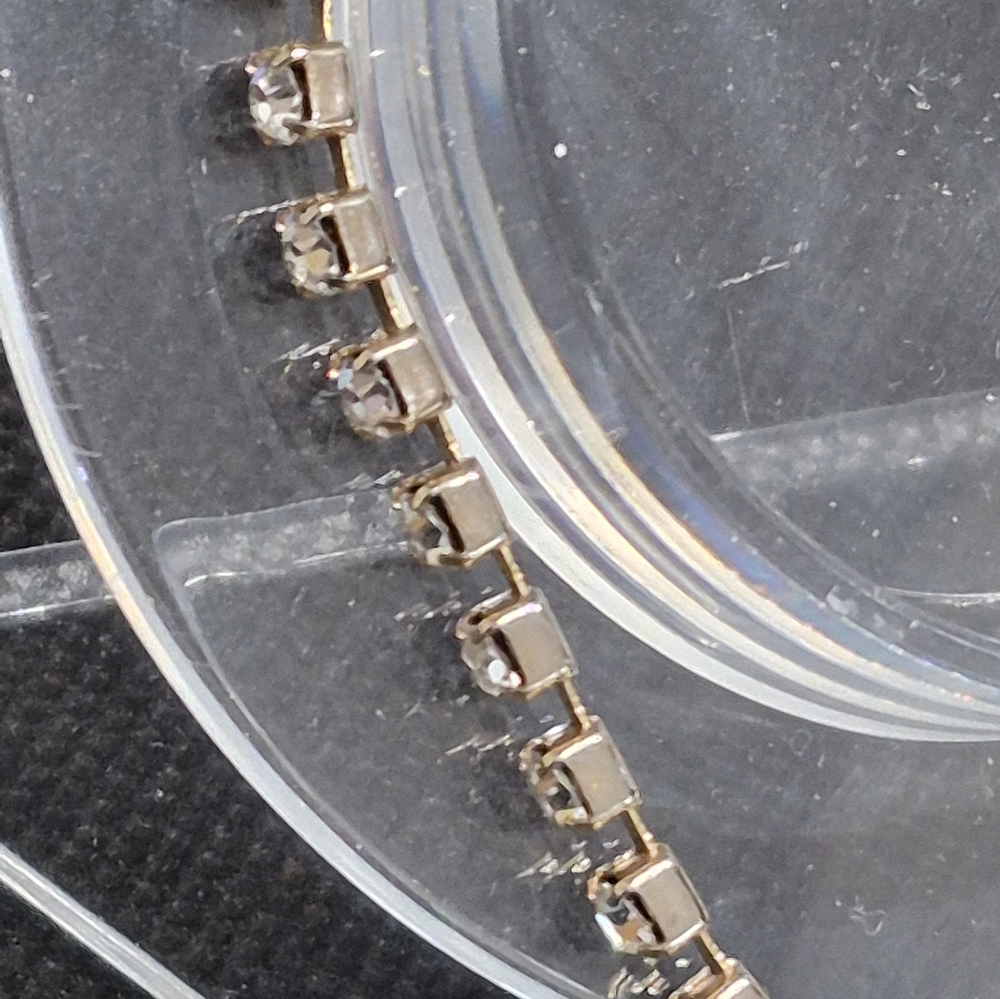 VINTAGE Clear Rhinestones in Gold Tone Setting Tennis Bracelet - Picture 10 of 14